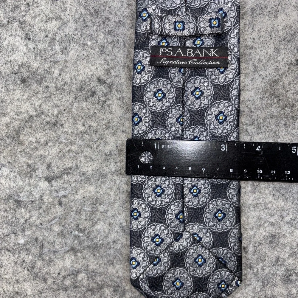 Jos. A.‎ Bank Signature Men's Golden Blue Diamond Weave 100% Silk Neck Tie